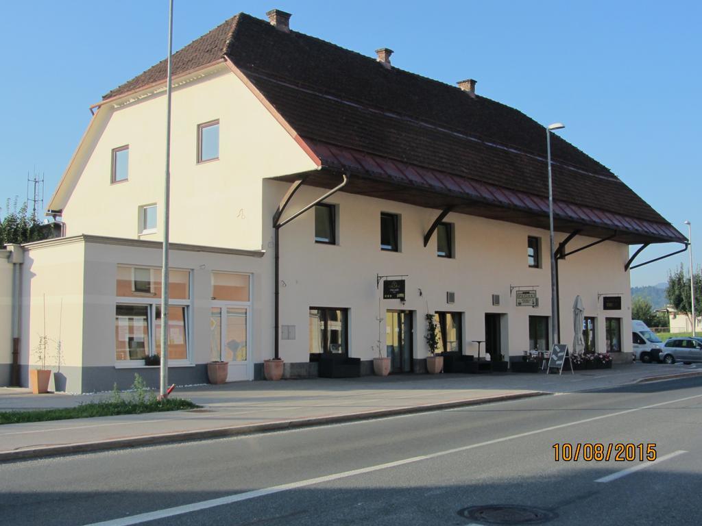 Villa Tollazzi Logatec Eksteriør bilde